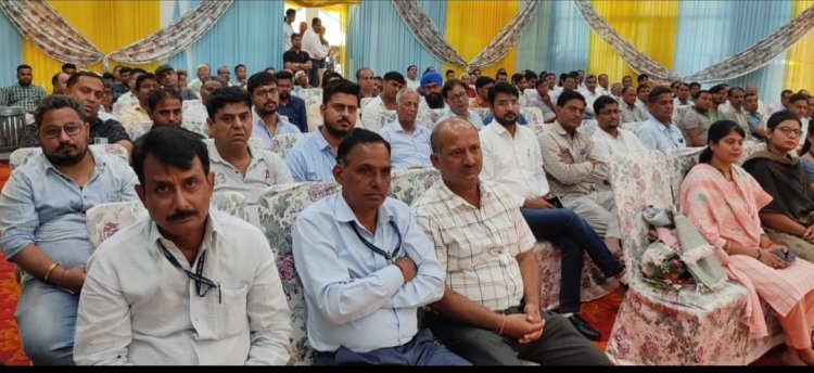 वाणिज्य कर विभाग का संवाद कार्यक्रम       व्यापारियों की समस्या सुनी,दिए सुझाव
