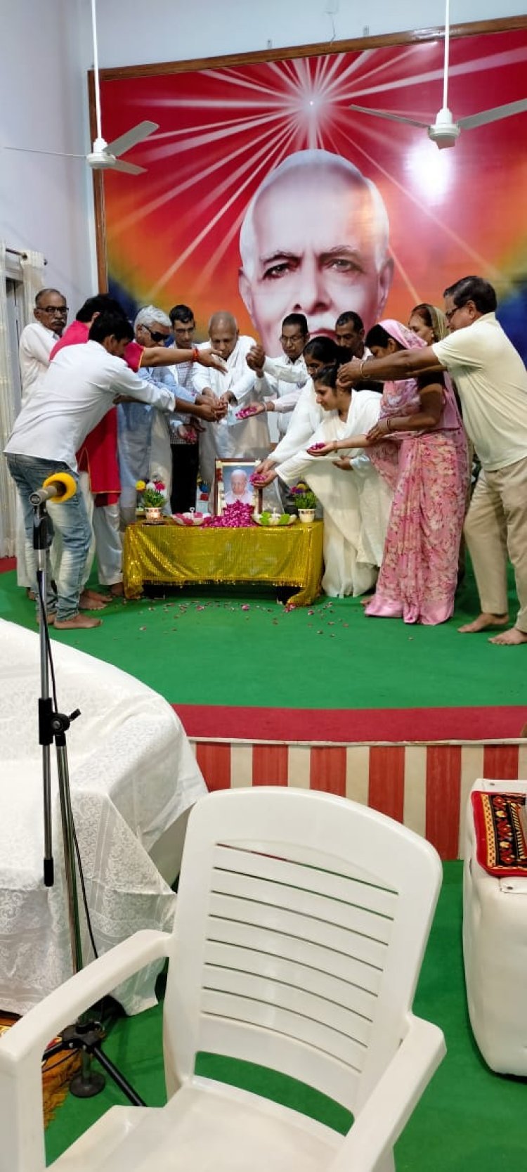 प्रजापिता ब्रह्माकुमारी ईश्वरीय विश्वविद्यालय सादुलपुर सेवा केंद्र पर स्वर्गीय श्री गोपाल कृष्ण मित्तल उनके देवलोक गमन के द्वादशा के निमित्त भोग प्रसाद एवं पुष्पांजलि का आयोजन किया गया