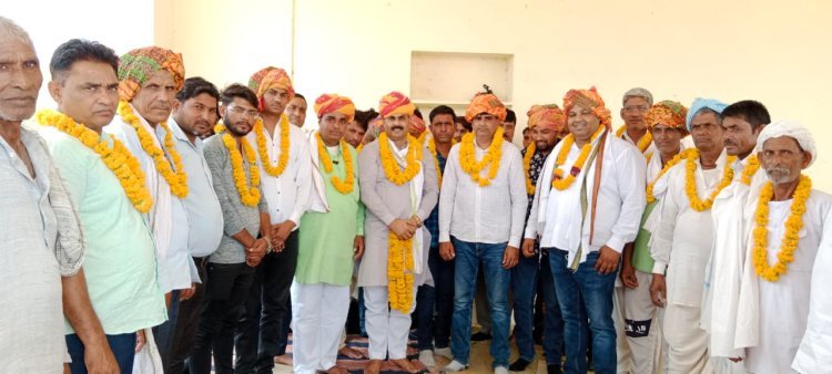 मीना पहुंचे अपनी जन्म भूमि गांव लाकी बीरपुर