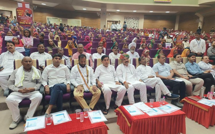 इंदिरा गांधी गैस सिलेंडर योजना का 'लाभार्थी उत्सव' किया आयोजित