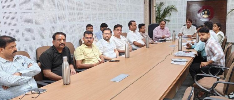 जिला कलक्टर की अध्यक्षता में विधानसभा चुनाव के संबंध में बैठक आयोजित