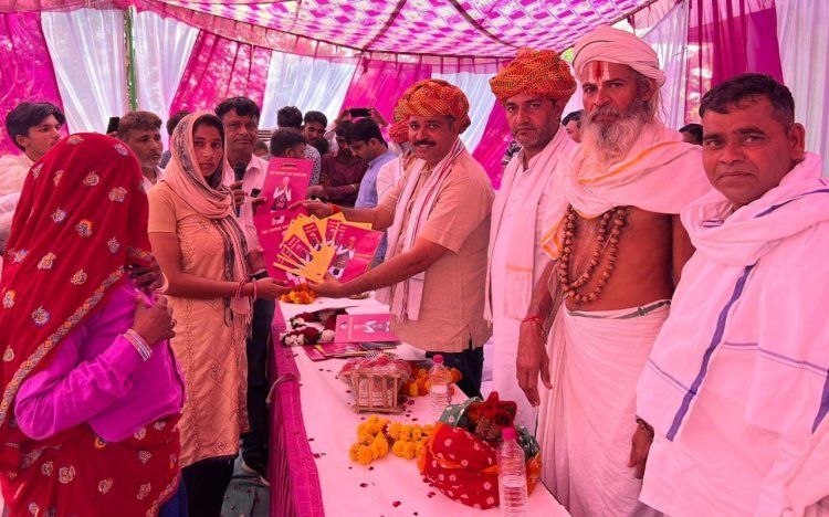 मंत्री जूली ने किया महंगाई राहत कैम्प का निरीक्षण कर विभिन्न योजनाओं के लाभार्थियों को मुख्यमंत्री गारंटी कार्ड किए वितरित आमजन से संवाद कर कैम्प का लिया फीडबैक, योजनाओं की दी जानकारी