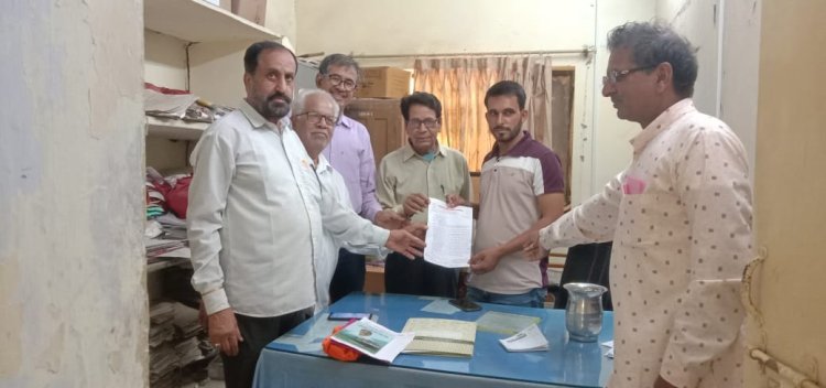 सादुलपुर प्रधानमंत्री के नाम ज्ञापन सौंपा
