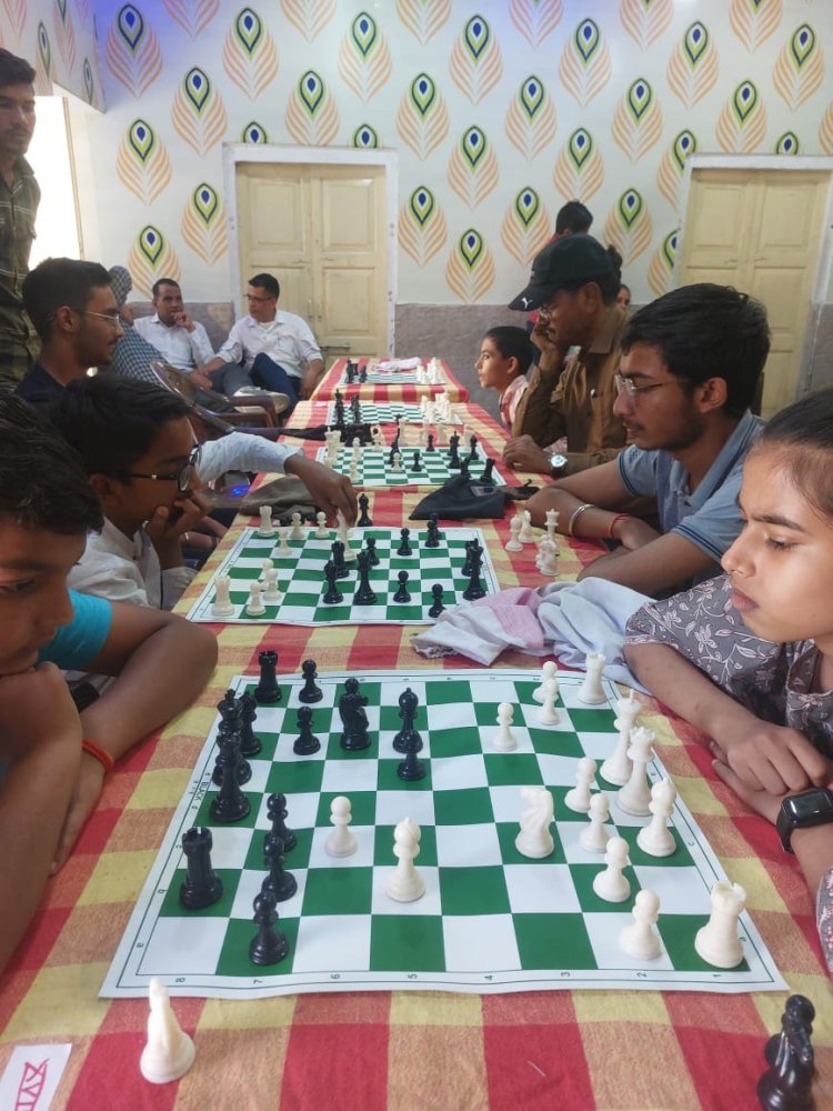 जिला सीनियर शतरंज प्रतियोगिता का हुआ शुभारम्भ