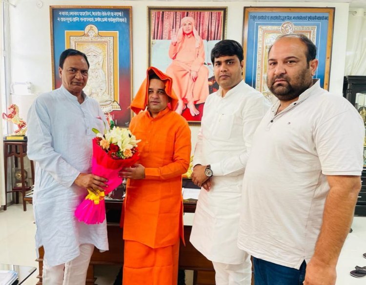 सांसद महंत बालकनाथ से मिले राकेश जैन जैन ने विधानसभा क्षेत्र के दर्जनभर से अधिक गांवों का किया दौरा