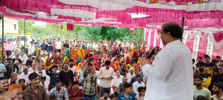 ग्रामीणों ने विधायक अबरार के स्वागत में बिछाए पलक पावडे
