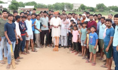 बाबा दयागिरी महाराज क्रिकेट प्रतियोगिता का हुआ शुभारंभ