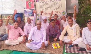 सांकेतिक भूख हड़ताल के माध्यम से पूर्व सैनिकों ने जताया विरोध 