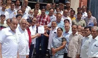 नाबालिग को बरामद करने की मांग 