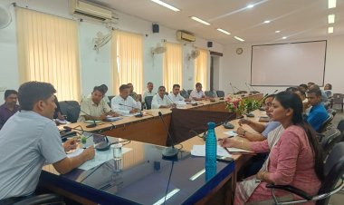 Organized weekly review meeting of the work of various departments All departments should work with mutual coordination: District Collector
