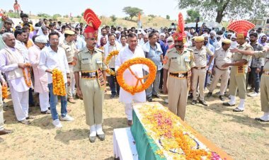 सेना का जवान शहीद, अंतिम यात्रा में उमड़े हजारों लोग 