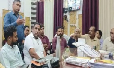 कमिश्नर ने व्यापारियों को सुनाई खरी-खरी