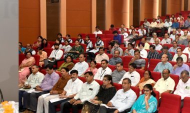 स्कूल शिक्षा की राज्य स्तरीय समीक्षा बैठक