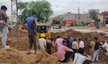 सीवरेज कार्य की खुदाई के दौरान टूटी पानी की बड़ी लाइन, तीन दिनों से आधे शहर की पानी सप्लाई बंद, पानी के लिए आमजन परेशान 