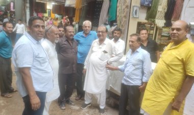 जिला व्यापार महासंघ के द्वारा मुख्य बाजारों में अतिक्रमण को लेकर व्यापारियों के साथ की समझाइश  