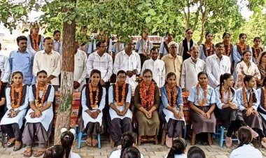 वर्तमान युग शिक्षा और विज्ञान का, बालिका शिक्षा पर ध्यान दें ग्रामीण घांघू के बालिका उच्च माध्यमिक विद्यालय में बेहतर कार्य करने वाली प्रतिभाओं का सम्मान