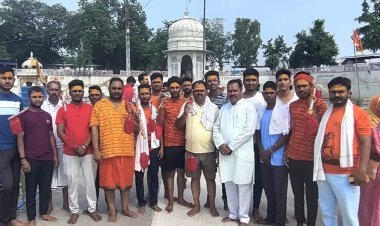 ट्रस्ट की रोक बेअसर,श्रद्धालुओं ने बेरोकटोक चढ़ाए महादेव को नारियल,अगरबत्ती व प्रसाद