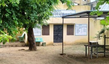 एक कमरे में संचालित है अ श्रेणी का पशु चिकित्सालय जिसमें नहीं है सुविधाएं  पशुओं के लिए दवाइयों का टोटा, उपचार में आ रही परेशानी