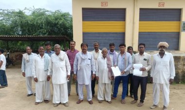 आबादी भूमि का सीमा ज्ञान पुनः करवाने की मांग, एसडीएम कार्यालय पर किया विरोध प्रदर्शन, तेज आंदोलन करने की दी चेतावनी