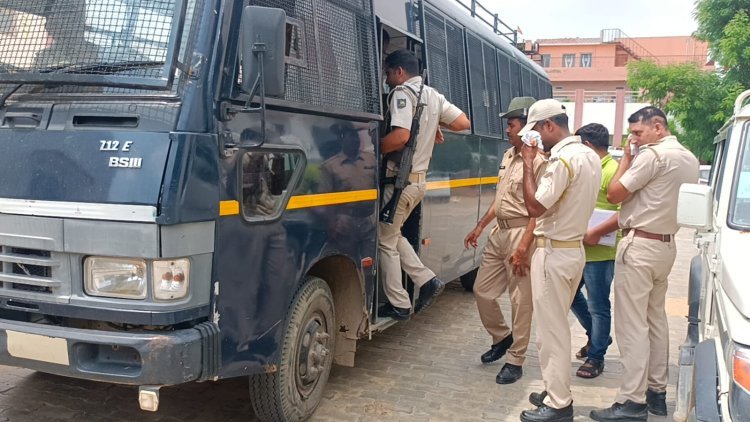 इंदासर में सरपंच के घर में घूसकर चोरी, डकैती व फायरिंग के प्रकरण में  गिरफ्तार आरोपी 06 जुलाई तक पुन: पुलिस रिमाण्ड पर, नकजनी की 28 वारदातें की स्वीकार