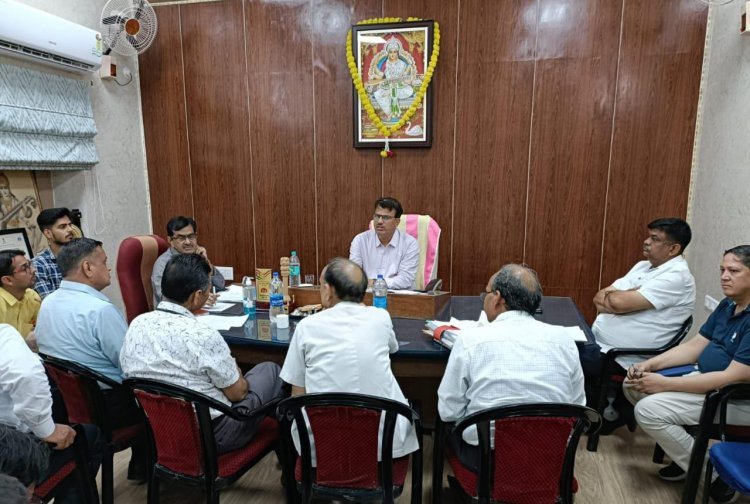 मैडीकेयर रिलिफ सोसायटी की बैठक आयोजित जिला कलक्टर ने सामान्य चिकित्सालय के विकास एवं सुविधाओं में इजाफे हेतु सभी प्रोजेक्ट तैयार करने के दिए निर्देश