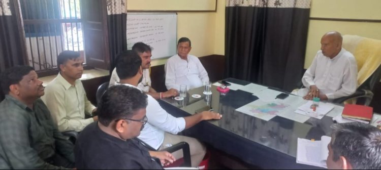 पानी निकासी की समस्या को लेकर विधायक दीपचंद खेरिया ने अधिकारियों की ली बैठक