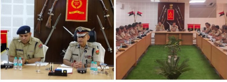 महानिरीक्षक जयपुर रेंज द्वारा अपराध गोष्ठी के माध्यम से अपराधों में कमी लाने, कानून व्यवस्था बनाए रखने के सम्बन्ध की चर्चा 