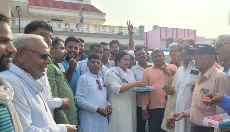 रफीक मंडेलिया को पीसीसी उपाध्यक्ष बनाए जाने कार्यकर्ताओं ने बांटी मिठाई की आतिशबाजी