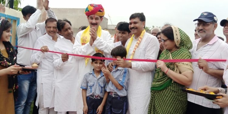 मंत्री जूली एवं पूर्व केंद्रीय मंत्री ने किया विभिन्न विकास कार्यों का उद्घाटन