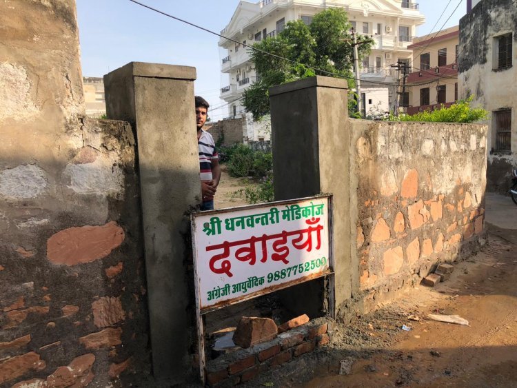 प्रशासन को बार बार अवगत करवाने के बावजूद भी नहीं खोला रास्ता।