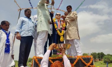 पूर्व विधायक मनोज न्यांगली ने भैंसली में किया डॉ. भीमराव अंबेडकर की मूर्ति अनावरण