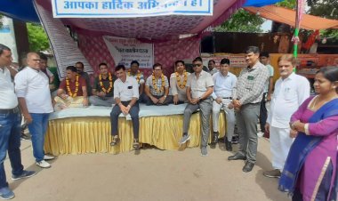 नर्सिंग शिक्षकों ने 22 वे दिवस दिया धरना, राजगढ़, रैनी ब्लॉक में 2 घंटे कार्य बहिष्कार