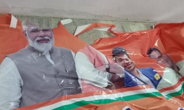 देश के प्रधानमंत्री एवं प्रदेश अध्यक्ष सीपी जोशी का विधायक समर्थकों ने फाड़ा बैनर   युवा मोर्चा की जिला कार्य समिति बैठक  राजलदेसर में आयोजित   विधायक समर्थक ने भाजपा जिला अध्यक्ष को पीटने की दी धमकी