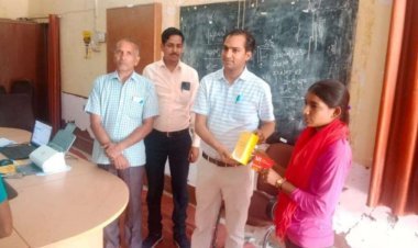 इंदिरा गांधी स्मार्टफोन योजना का किया लाइव ट्रॉयल