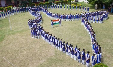 वीर शहीदों को श्रद्धांजलि से संबंधित देशभक्ति कार्यक्रम किए प्रस्तुत