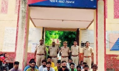 पुलिस ने दबिश देकर 69 अपराधियों को किया गिरफतार