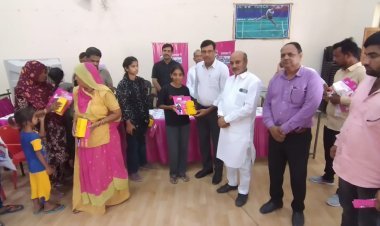 उप प्रधान शर्मा ने किया इंदिरा गांधी स्मार्ट फोन योजना का आगाज, महिलाओं को मिला मोबाइल फोन, सरकार का जताया आभार