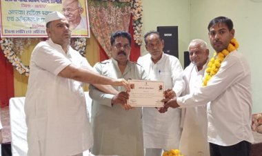 गांधीवादी कार्यकर्ताओं की हौंसला अफजाई कर किया सम्मान