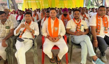 पीएम मोदी की मन की बात कार्यक्रम कार्यकर्ताओ के साथ सुना