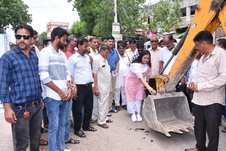सभापति ने किया 1 करोड़ रूपये से अधिक लागत की सड़क का शिलान्यास 