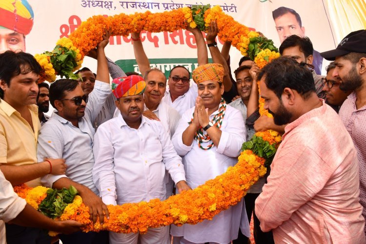 51 किलो की फूलमाला से किया गोविन्द का स्वागत 