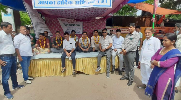 नर्सिंग शिक्षकों ने 22 वे दिवस दिया धरना, राजगढ़, रैनी ब्लॉक में 2 घंटे कार्य बहिष्कार