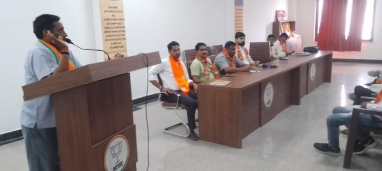 नमो वॉलिंटियर्स पार्टी संगठन और आमजन के मध्य बहुत ही महत्वपूर्ण कड़ी है -गुप्ता