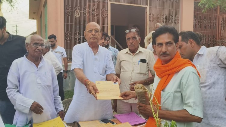 5 वार्डों में 158 पट्टे किए वितरीत, नगर परिषद सभापति चौधरी के हाथों पट्टे पाकर खिले चेहरे