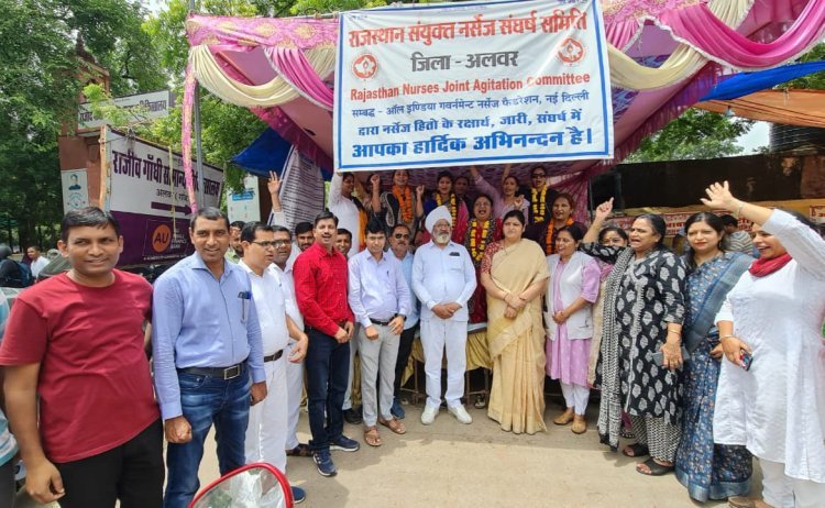 महिला नर्सेज़ शक्ति ने भरी हुंकार, 23 वे दिवस रही धरने पर , पीसीसी सदस्य श्वेता सैनी ने धरने पर पहुँचकर मुख्यमंत्री को लिखा पत्र