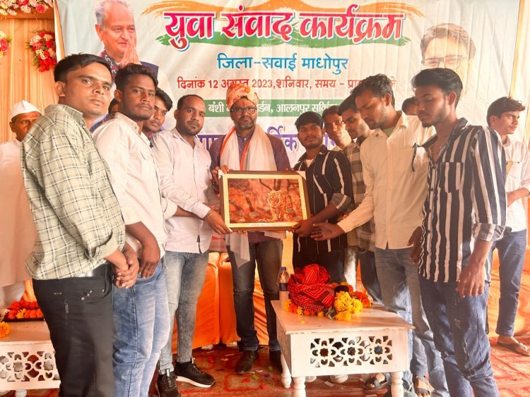 फासिस्टी ताकतें गलत तथ्यों से जनता को कर रही भ्रमित, इनसे सावधान रहने की जरूरत- लोकेश शर्मा, विशेषाधिकारी, मुख्यमंत्री अशोक गहलोत