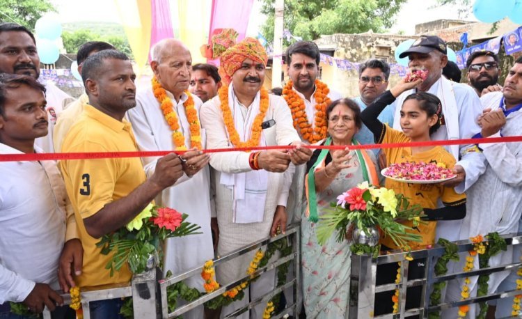 मंत्री जूली ने किया बाबा साहेब भीमराव अम्बेडकर की प्रतिमा का अनावरण