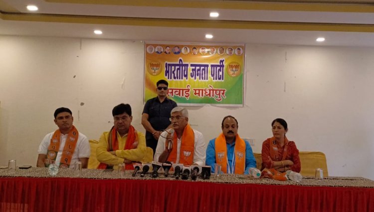 गहलोत सरकार की ईआरसीपी में केवल तीन शहरो को पानी, ईआरसीएपी मामले पर मुख्यमंत्री गहलोत से खुली चर्चा के लिए तैयार - गजेंद्र सिंह शेखावत