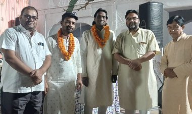 दीपावली स्नेह मिलन गजलों और गीतों से सजी यादगार संगीत संध्या