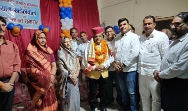 अपर लोक अभियोजक खण्डेलवाल का किया अभिनंदन 